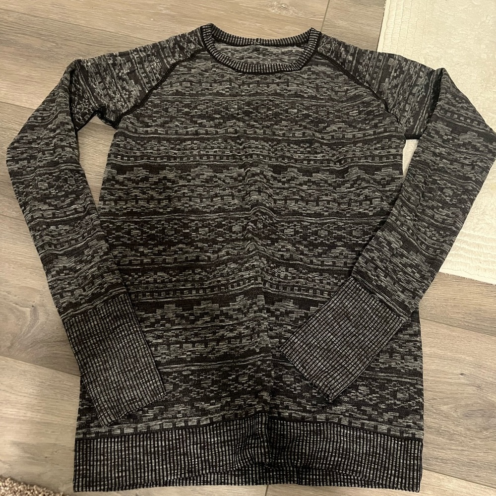 Lululemon long sleeved top
